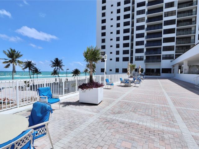 Apartment for sale  Unit #806 - photo 7444294