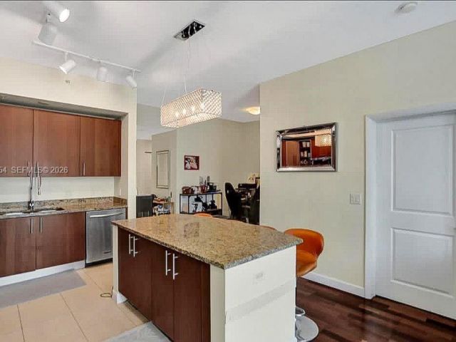 Apartment for sale  Unit #1405 - photo 7127371