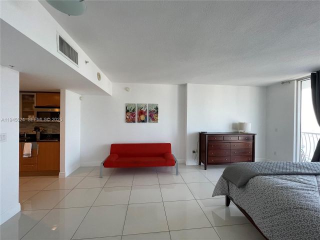 Apartment for rent  Unit #5408 - photo 7427725