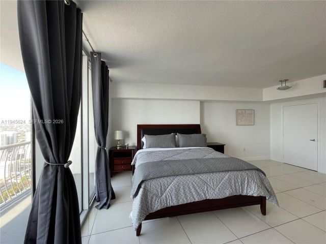 Apartment for rent  Unit #5408 - photo 7427733