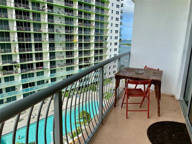 Apartment for rent  Unit #1711 - photo 7442116