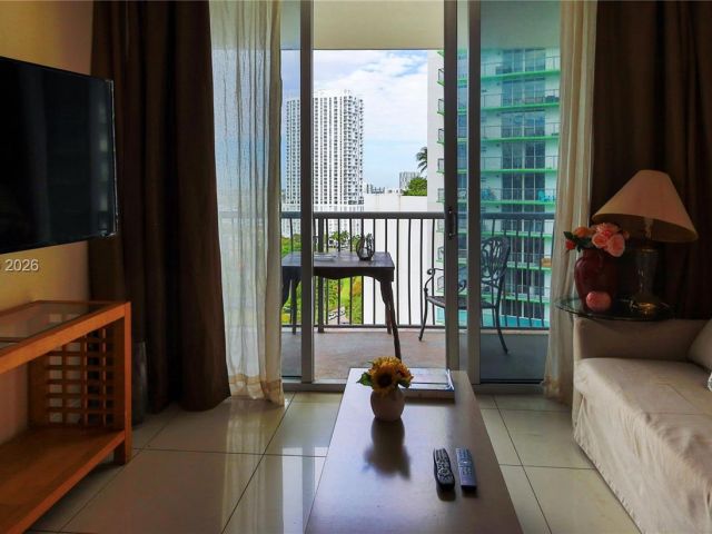 Apartment for rent  Unit #1711 - photo 7442121