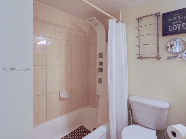 Apartment for rent  Unit #1711 - photo 7442125