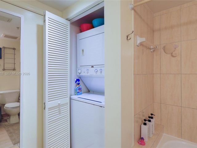 Apartment for rent  Unit #1711 - photo 7442127