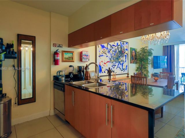 Apartment for rent  Unit #1711 - photo 7442133