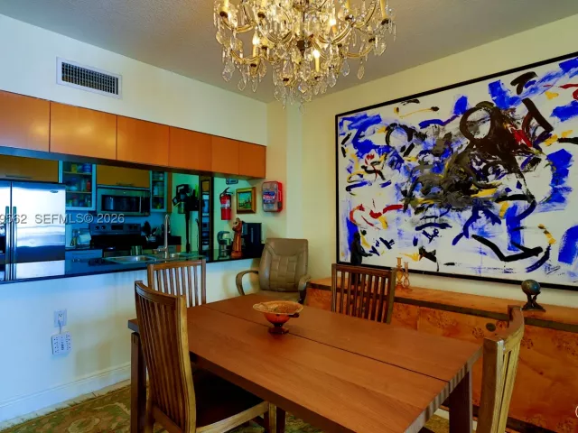 1-bedroom condo for rent in Miami - 1750 N Bayshore Dr 1711 - MondialRealty