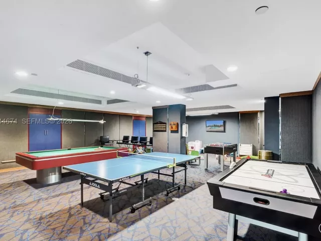 3-bedroom condo for sale in Aventura - 19667 Turnberry Way 12F - MondialRealty