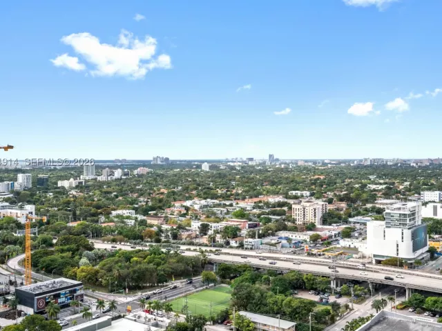 2-bedroom condo for sale in Miami - 185 SW 7th St 2702 - MondialRealty