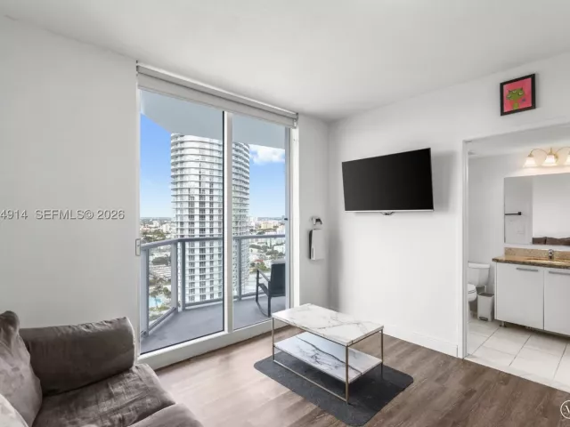 2-bedroom condo for sale in Miami - 185 SW 7th St 2702 - MondialRealty