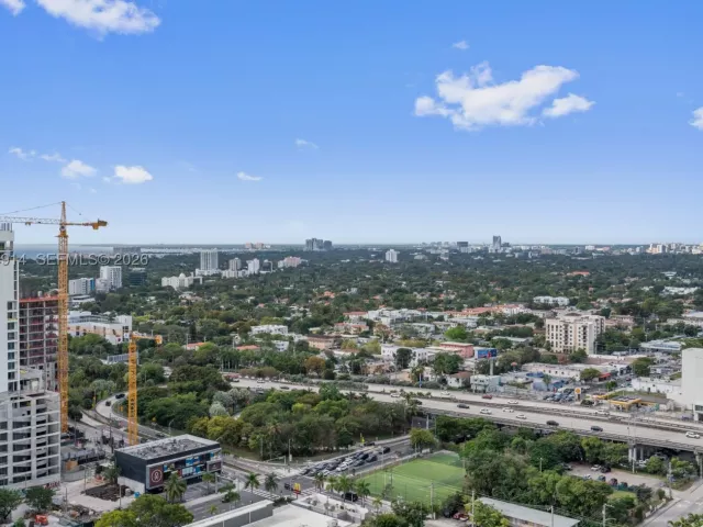 2-bedroom condo for sale in Miami - 185 SW 7th St 2702 - MondialRealty
