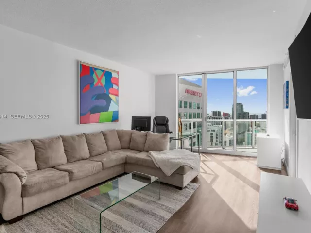 2-bedroom condo for sale in Miami - 185 SW 7th St 2702 - MondialRealty