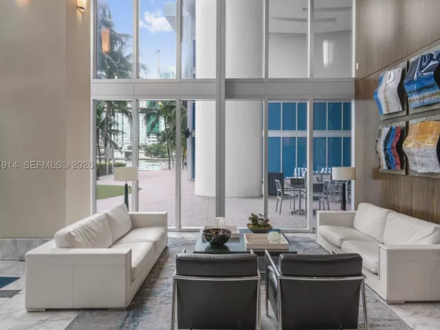 2-bedroom condo for sale in Miami - 185 SW 7th St 2702 - MondialRealty