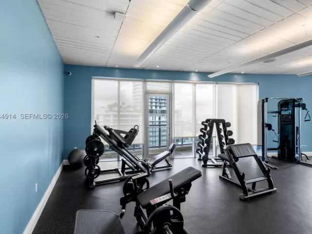 2-bedroom condo for sale in Miami - 185 SW 7th St 2702 - MondialRealty