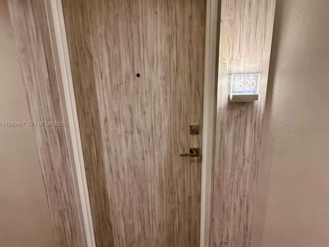 2-bedroom condo for rent in Bal Harbour - 10275 Collins Ave 1520 - MondialRealty