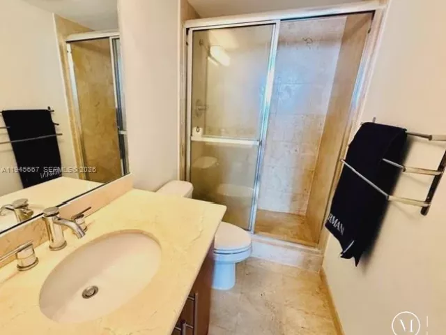 2-bedroom condo for rent in Bal Harbour - 10275 Collins Ave 1520 - MondialRealty