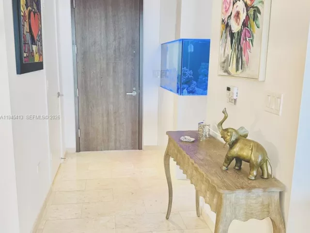 3-bedroom condo for sale in Miami - 68 SE 6th St 903 - MondialRealty