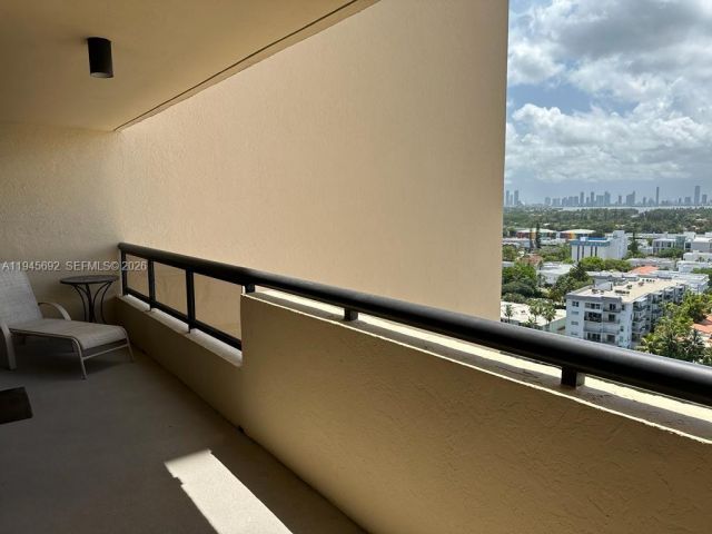 Apartment for rent  Unit #1710 - photo 7127610