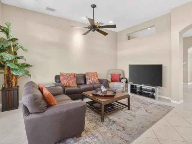 4-bedroom home for sale in Delray Beach - 6959 Imperial Beach Circle - MondialRealty