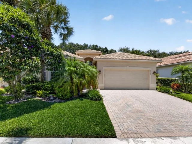 4-bedroom home for sale in Delray Beach - 6959 Imperial Beach Circle - MondialRealty