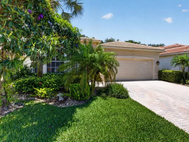 4-bedroom home for sale in Delray Beach - 6959 Imperial Beach Circle - MondialRealty