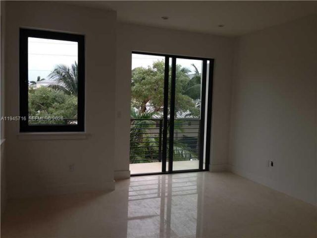 Home for rent at 474 Fernwood Rd 474 - photo 7120989