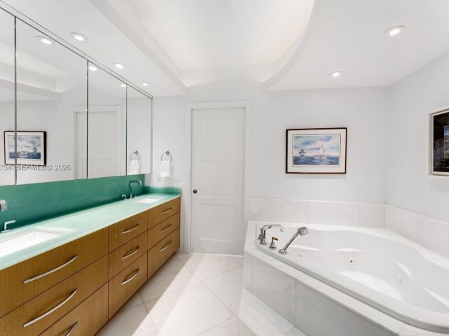 Apartment for sale  Unit #603 - photo 7191929