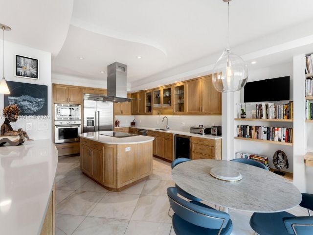 Apartment for sale  Unit #603 - photo 7191937