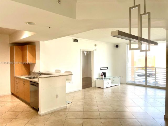 Apartment for rent  Unit #723 - photo 7438589