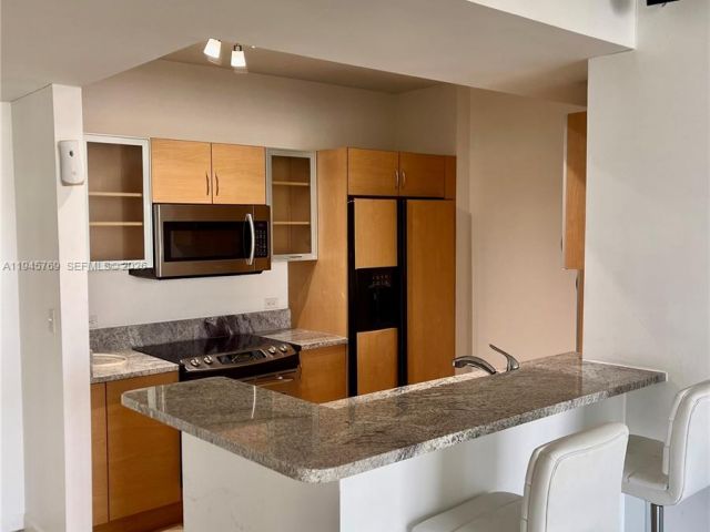 Apartment for rent  Unit #723 - photo 7438590