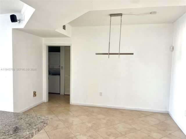 Apartment for rent  Unit #723 - photo 7438591