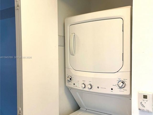 Apartment for rent  Unit #723 - photo 7438599