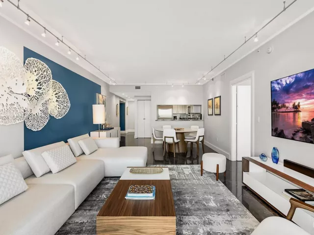 2-bedroom condo for sale in Miami Beach - 540 West Ave 2311 - MondialRealty