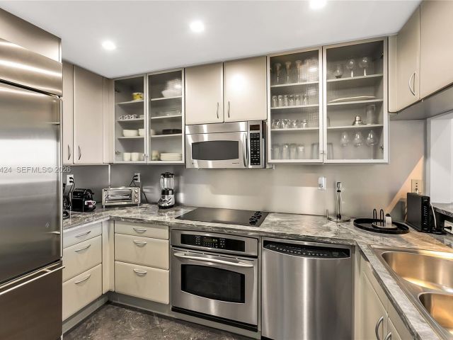 Apartment for sale  Unit #2311 - photo 7127894