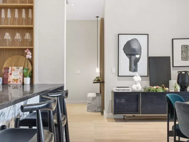 2-bedroom condo for rent in Miami Beach - 4701 N Meridian Ave 304 - MondialRealty