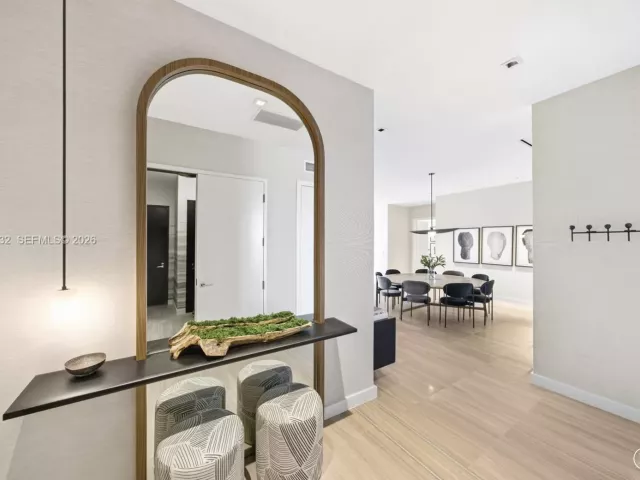 2-bedroom condo for rent in Miami Beach - 4701 N Meridian Ave 304 - MondialRealty