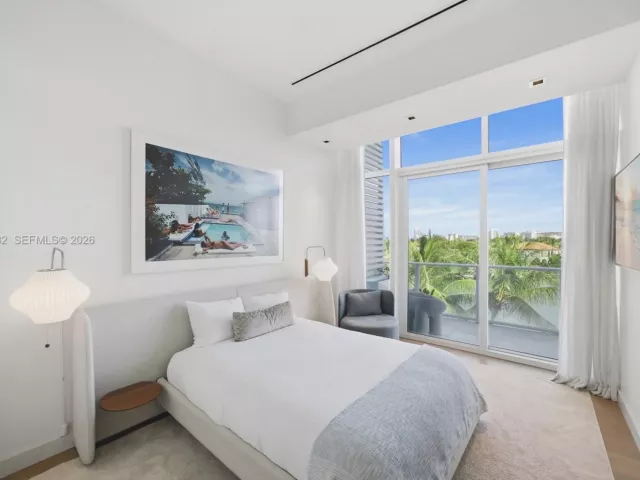 2-bedroom condo for rent in Miami Beach - 4701 N Meridian Ave 304 - MondialRealty