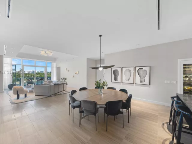 2-bedroom condo for rent in Miami Beach - 4701 N Meridian Ave 304 - MondialRealty