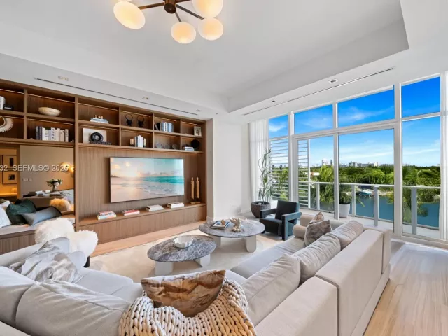 2-bedroom condo for rent in Miami Beach - 4701 N Meridian Ave 304 - MondialRealty