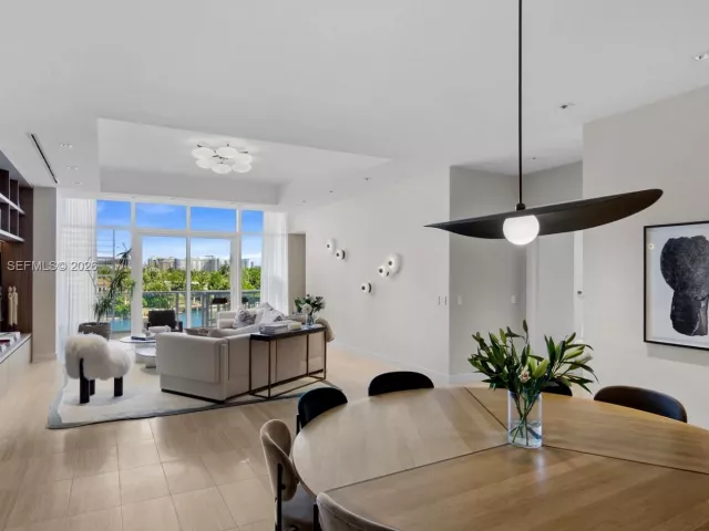 2-bedroom condo for rent in Miami Beach - 4701 N Meridian Ave 304 - MondialRealty