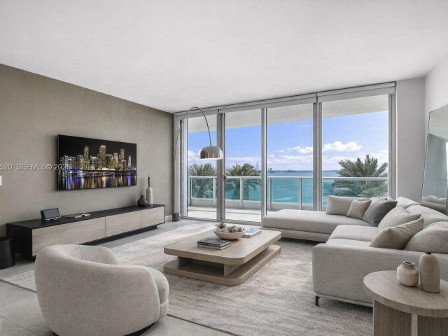 Apartment for sale  Unit #1007 - photo 7121753