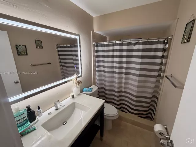 3-bedroom home for sale in Pembroke Pines - 9601 NW 16th St - MondialRealty