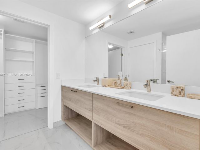 Apartment for rent  Unit #2301 - photo 7131029