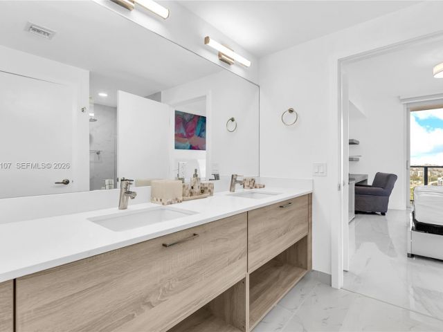 Apartment for rent  Unit #2301 - photo 7131030