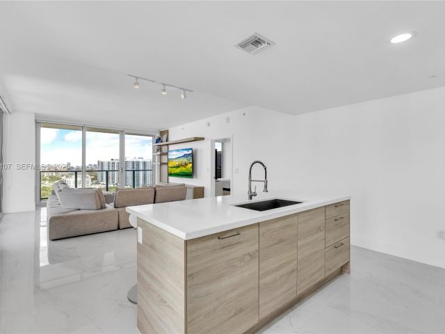 Apartment for rent  Unit #2301 - photo 7131042