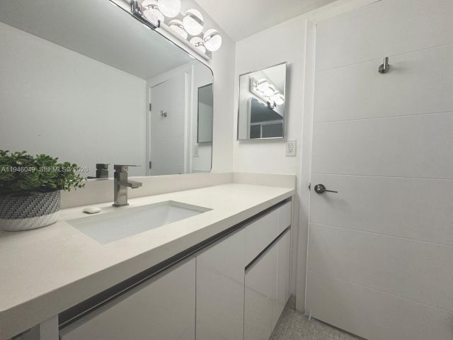 Apartment for sale  Unit #1710 - photo 7128242