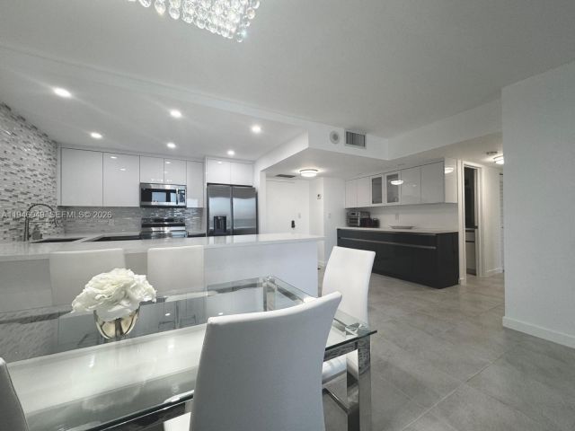 Apartment for sale  Unit #1710 - photo 7128251