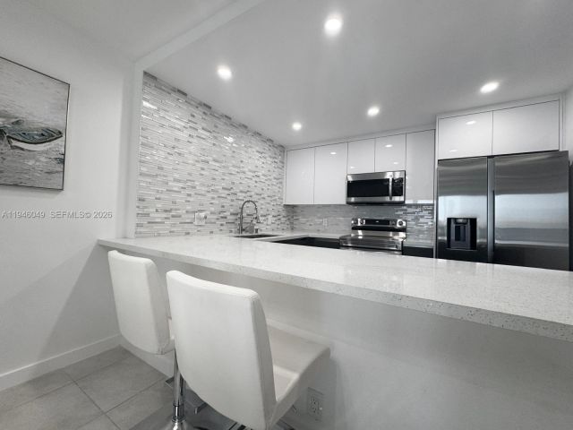 Apartment for sale  Unit #1710 - photo 7128256