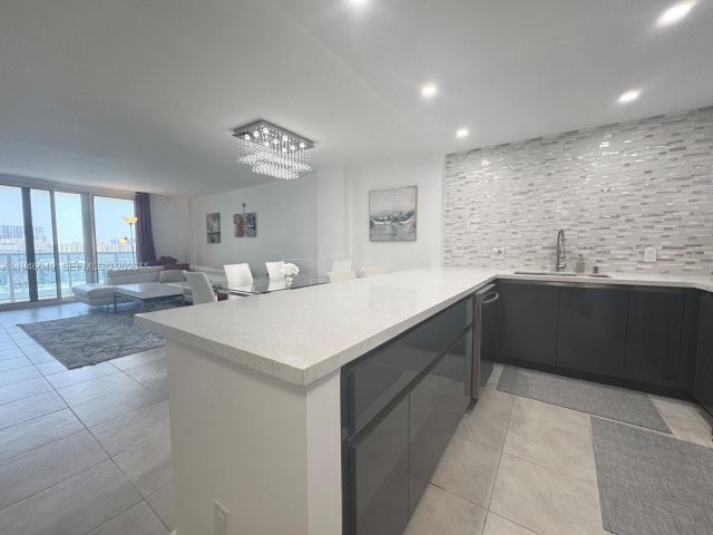 Apartment for sale  Unit #1710 - photo 7128257