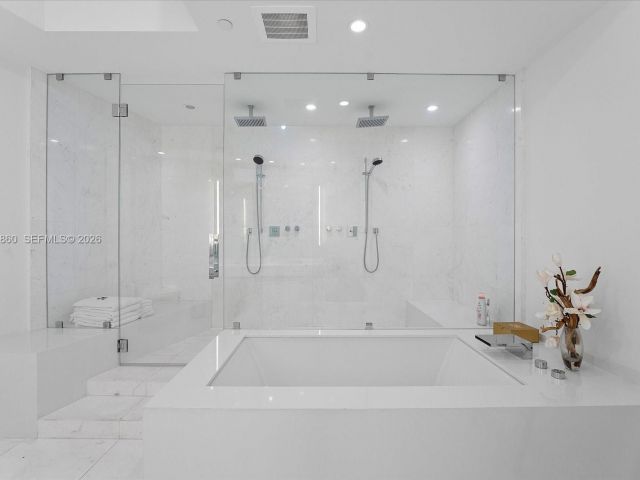 Apartment for rent  Unit #3405 - photo 7169709