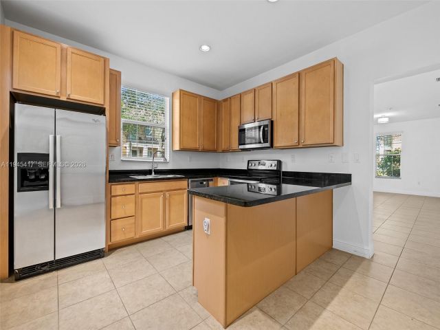 3-bedroom home for rent in Pembroke Pines - 14762 SW 12th St - MondialRealty